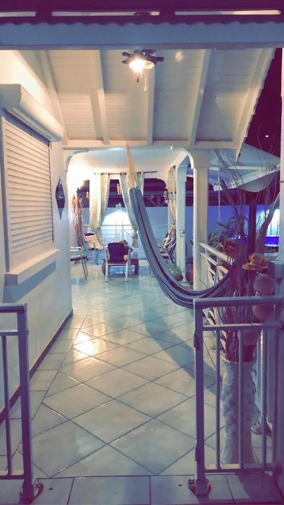 Le Sable Bleu - Evasion Tropicale A Sainte-Anne - Plage 5Min - Piscine - Parking - Logement Climatise - Vue Sur Les Palmiers - Parfait Pour Sejours En Famille Ou Entre Amis 0*, Sainte-Anne (Grande-Terre) Guadeloupe