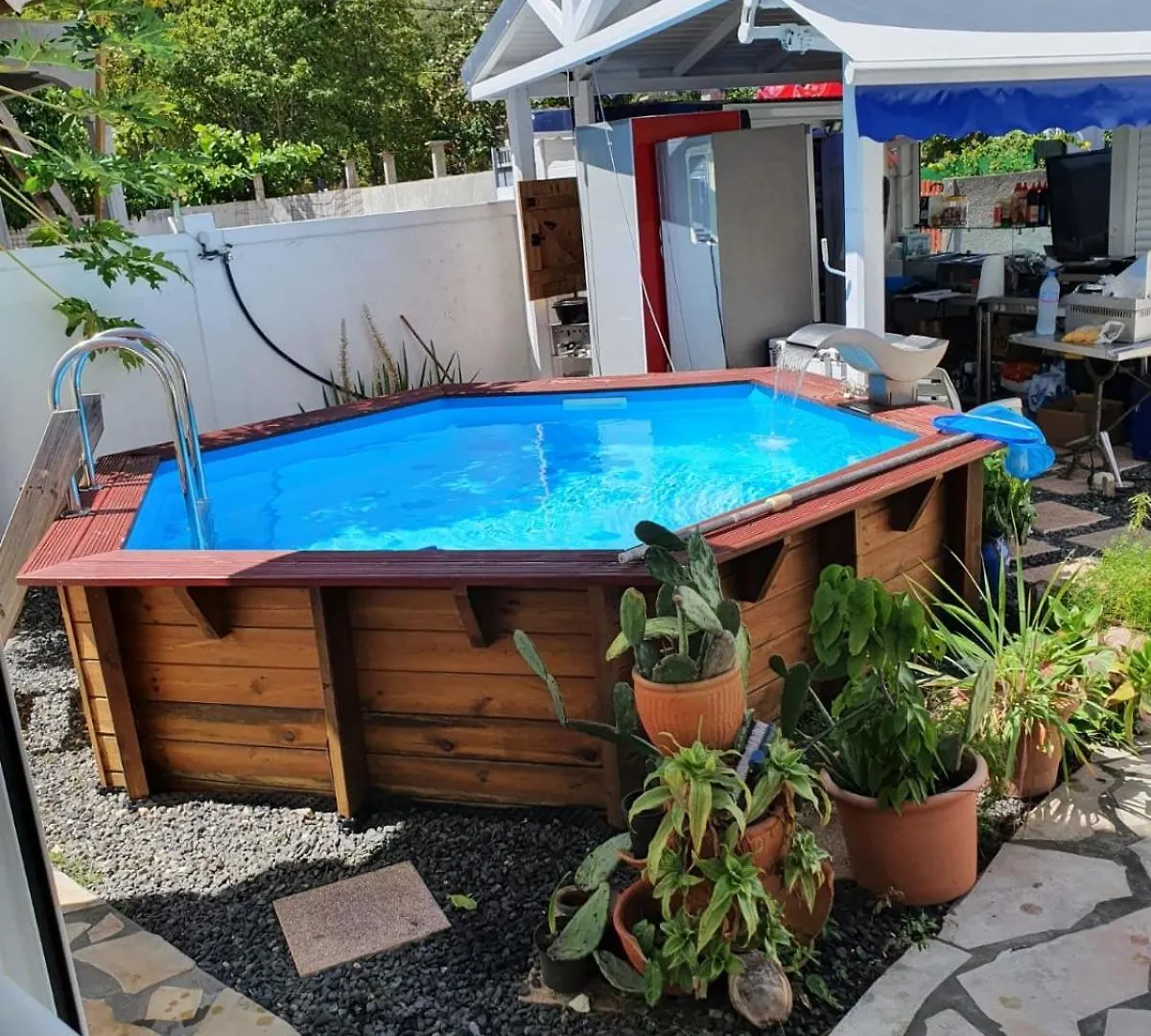 Le Sable Bleu - Evasion Tropicale A Sainte-Anne - Plage 5Min - Piscine - Parking - Logement Climatise - Vue Sur Les Palmiers - Parfait Pour Sejours En Famille Ou Entre Amis 0*, Sainte-Anne (Grande-Terre)